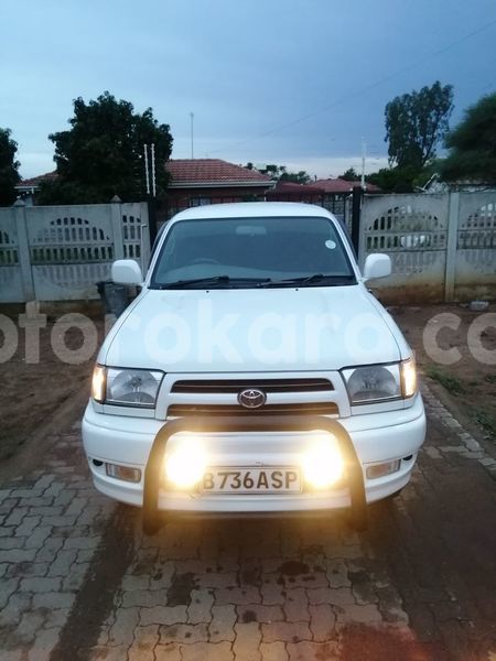 Tenga Tsaru Toyota Hilux Chena Mota In Artisia In Kgatleng Motorokara