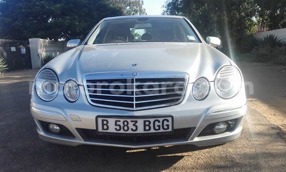 Buy Used Mercedes‒Benz E-Class White Car in Broadhurst in Gaborone Buy Used Mercedes‒Benz E-Class White Car in Broadhurst in Gaborone